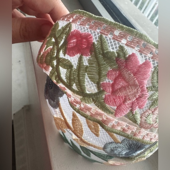 Floral Embroidered Headbands - Picture 3 of 6